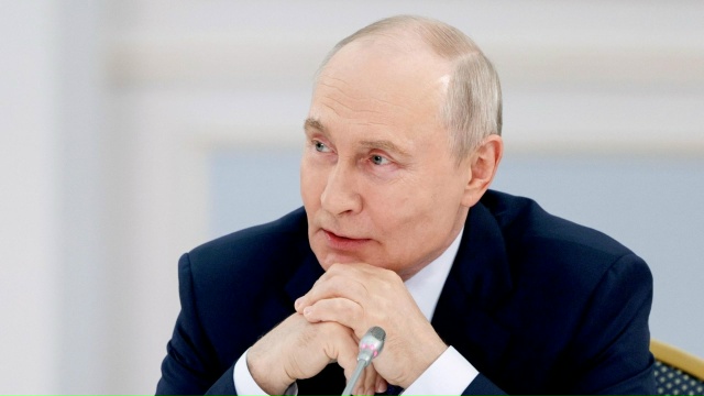  Владимир Путин: работа общественного транспорта должна учитывать запросы семей